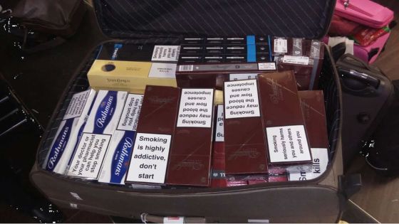 Rs 2,4 millions de cigarettes, de téléphones portables et de laptops non-déclarés saisis à l’aéroport 