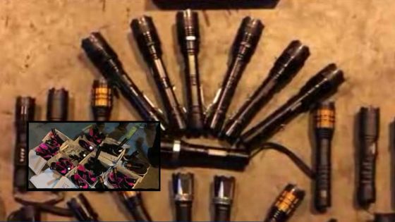 Impressionnante saisie de la MRA : 31 tasers cachés dans des chaussures 