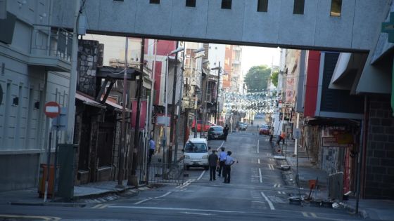 Premier jour de confinement : la police dresse 16 contraventions pour des «attroupements au bord de la route»