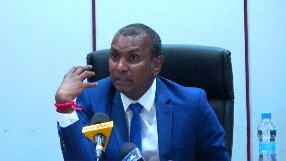 Coronavirus  : la croissance pourrait reculer de 0,1 à 0,3 %,  indique Padayachy qui assure «qu'on n’est pas dans une situation de crise»