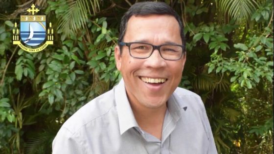 Covid-19 : le père Georgy Kenny en auto-isolement après avoir été en contact avec une personne contaminée 