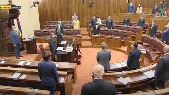 Motion de censure contre le GM : suivez les débats