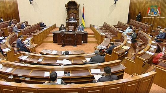 Motion de blâme contre le Speaker : suivez en direct les débats 