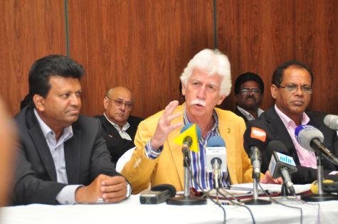 Voyages des parlementaires : Paul Bérenger parle de « mensonges de la Speaker »