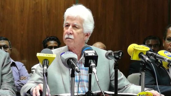 Paul Bérenger : «Ce sont les chauffeurs de taxi marron qui doivent être sanctionnés, pas les passagers» 