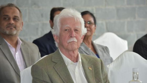 Paul Bérenger : « Zot pe rode mette tou lor ledo madame Gurib-Fakim »