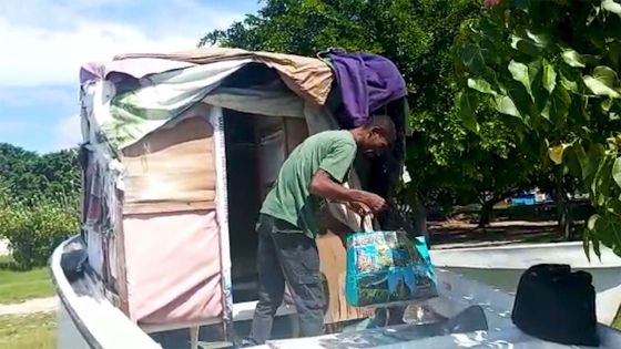 Le parcours de vie de James : de la rue à une maison flottante