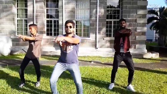 Une vidéo marrante de trois étudiants de l’UoM fait le buzz sur Facebook