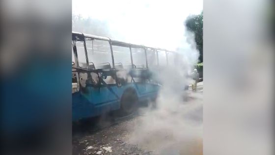 Belle-Vue Maurel : un autobus de la CNT ravagé par le feu