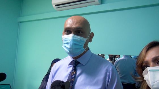 Sur-stockage de vaccins : « Nous assumons l’entière responsabilité », dit Jagutpal