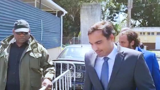 Accident à Ébène : Adrien Duval libéré sous une caution de Rs 3 000