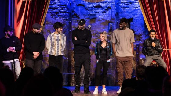 Six humoristes de la troupe du Jamel Comedy Club à Maurice