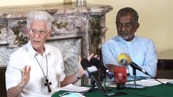 Le cardinal Piat parle de «guerre des chefs de clan» entre le gouvernement, l’Opposition et la société civile