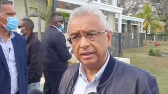 Fuite d'huile du Wakashio : suivez en direct le point de presse du Premier ministre