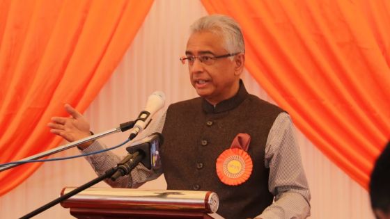 «La force du Swami Dayanand, c'est sa conviction ; ce qu'il a fait, il l'a fait sans brandir le poing», dit le PM