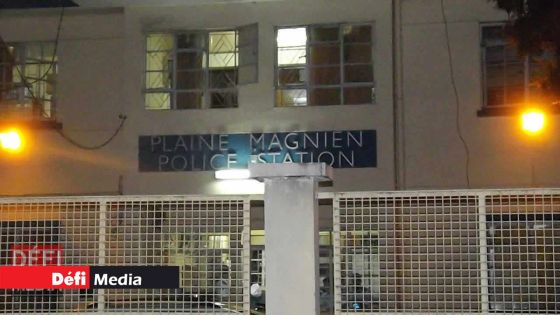 Mare-Tabac : des banderoles du MMM arrachées, la candidate mauve du no 12 porte plainte