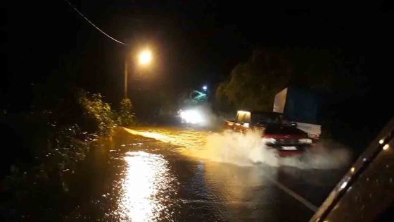Avis de fortes pluies : grosses accumulations d’eau à Mare-aux-Vacoas 