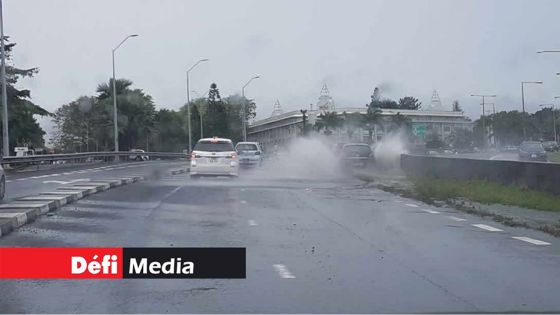 Météo : un avis de fortes pluies en vigueur à Maurice