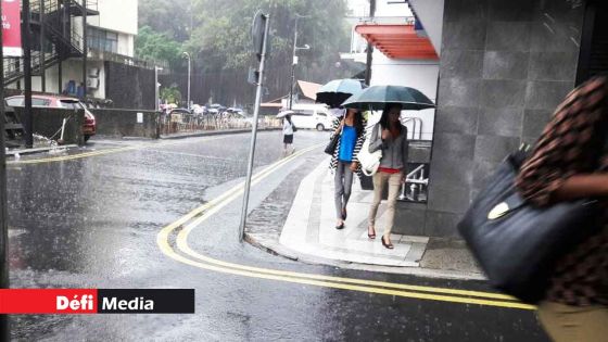 Avis de fortes pluies : NEOC en communication avec la Fonction publique et Business Mauritius