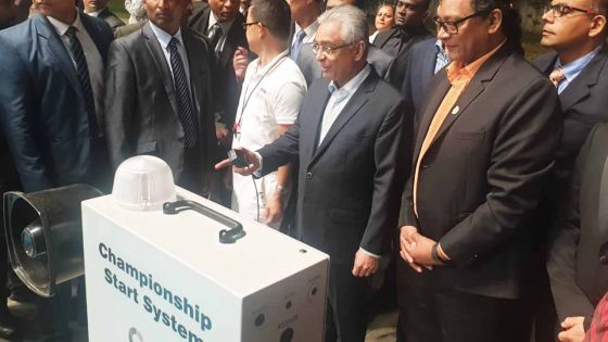 Piscine de Côte-d'Or : quand le PM joue au starter...