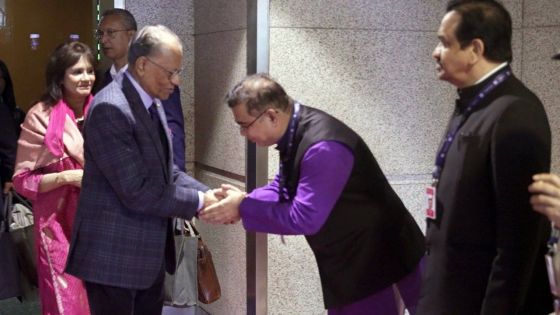 Visite officielle en Inde : Le PM arrive à Mumbai 