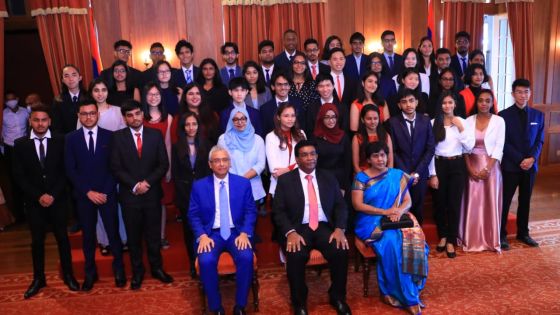 Le PM aux lauréats : «Notre société a besoin de tous les cerveaux pour maîtriser les nouvelles technologies»