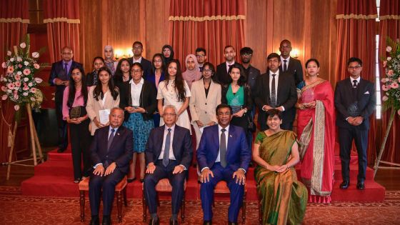 Réception en l'honneur des 21 lauréats supplémentaires : Pravind Jugnauth encourage les jeunes à s'investir dans leurs études 