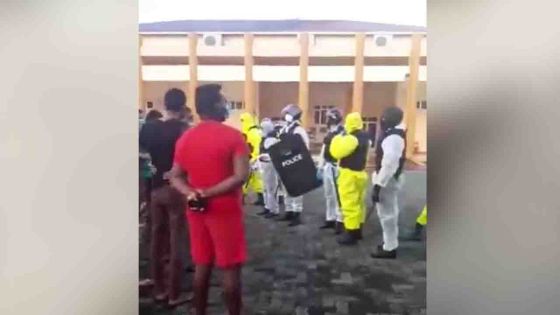 Pointe-aux-Sables : 9 personnes en quarantaine arrêtées pour avoir séquestré un médecin et tenter de l'agresser avec une paire de ciseaux