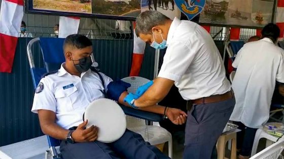 Don de sang au QG de la NCG à Les Salines 