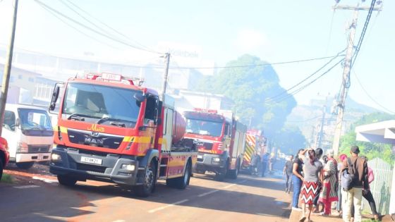 Incendie à l’usine LKS : le feu maîtrisé, cinq familles évacuées
