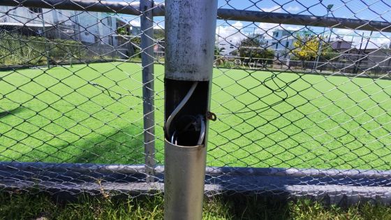  Bel-Air-Rivière-Sèche : un adolescent victime d’une décharge électrique en tentant de récupérer un ballon sur un terrain synthétique