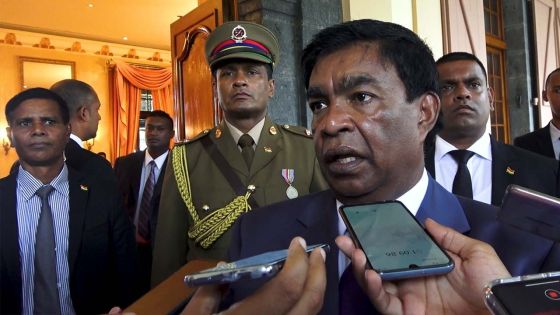 Covid-19 : «Nou pena pou panike. Fode pa ki lemotion domine la rezon», déclare Pradeep Roopun 