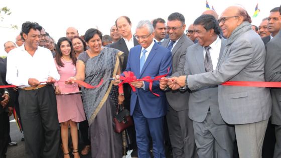 Pravind Jugnauth : « mo pa kapav ena sa klass pou roul dans Rolls-Royce la »