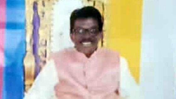 Accusé du meurtre de son père, Akshaye : «Monn defann mama parski li ti pe rod pik li»