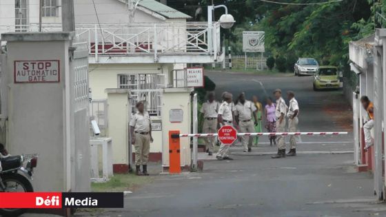 Guéguerres, gardiens agressés, trafic de drogue… La prison de Beau-Bassin et celle des femmes au bord de l’implosion 