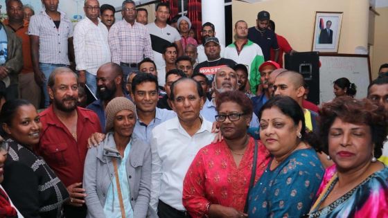 A Flacq : «Tombe leve nou finn res ek bann piblik», dit  Anil Bachoo 