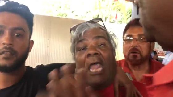 Port-Louis : un partisan du PTr fait entendre sa voix 