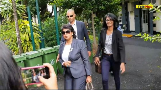 Plainte constitutionnelle : Rachna Seenauth veut interdire à la police d’accéder à ses données personnelles et réclame des dommages de Rs 20 M