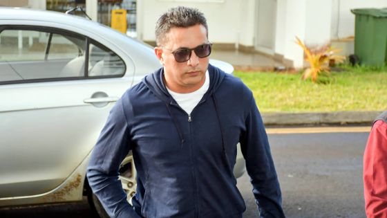 Détournement présumé de Rs 3,55 Md à la Silver Bank : Rajiv Ramcharitar, ancien haut cadre, arrêté à l’aéroport 