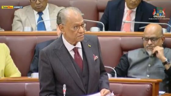 PMQT : «Why don’t you return the money?» lance le PM à Adrien Duval