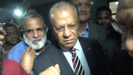 Navin Ramgoolam : «J’ai confiance en Dieu ; 8 des 11 accusations déjà rayées»