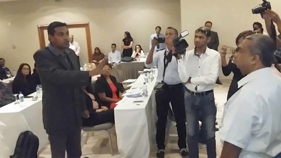 Des syndicalistes interrompent un atelier de travail organisé par le ministère des Affaires étrangères