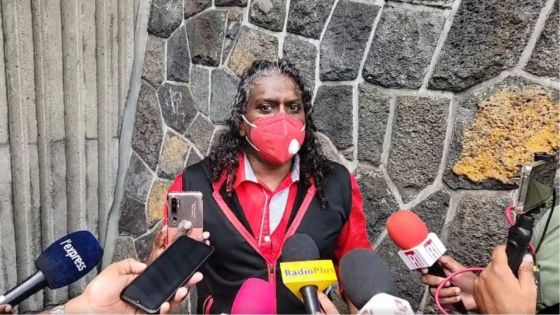 Incidents devant le Parlement : Reuben Pillay fait l'objet d'une enquête pour outrage