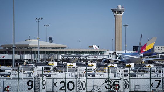 France: un homme tué par un tir de policier à l'aéroport de Roissy