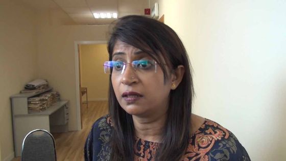 Une mère tente de brûler sa fille de 8 ans : le sort de l'enfant entre les mains de la justice