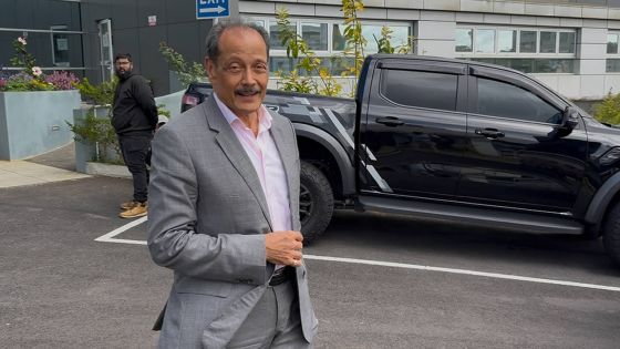 Allégations d’irrégularités à la BOM : Gérard Sanspeur remet des documents à la Financial Crimes Commission