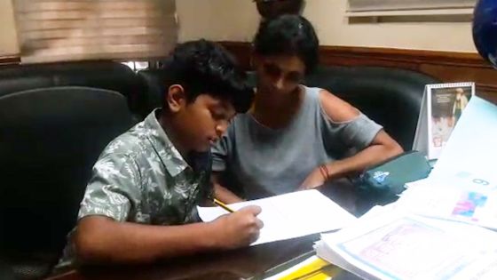 Grade 6 : malgré les difficultés, les élèves poursuivent leur révision à la maison