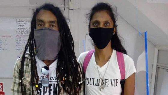 Rejetée par la famille de son compagnon : diplômée et mère de deux enfants, elle vit sous un abri de fortune