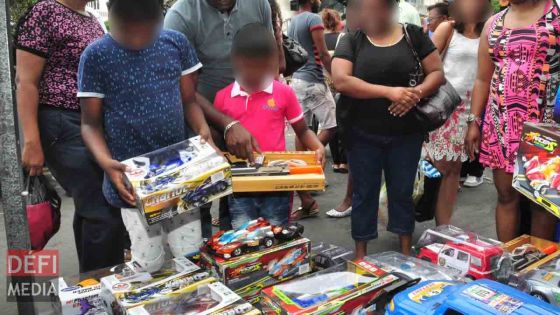 Achats : ruée vers les magasins pour le shopping de Noël ce dimanche