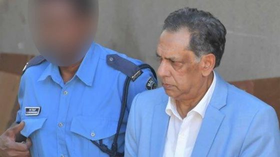 Corruption : l’ex-ministre Siddick Chady, 72 ans, passe la nuit derrière les barreaux 